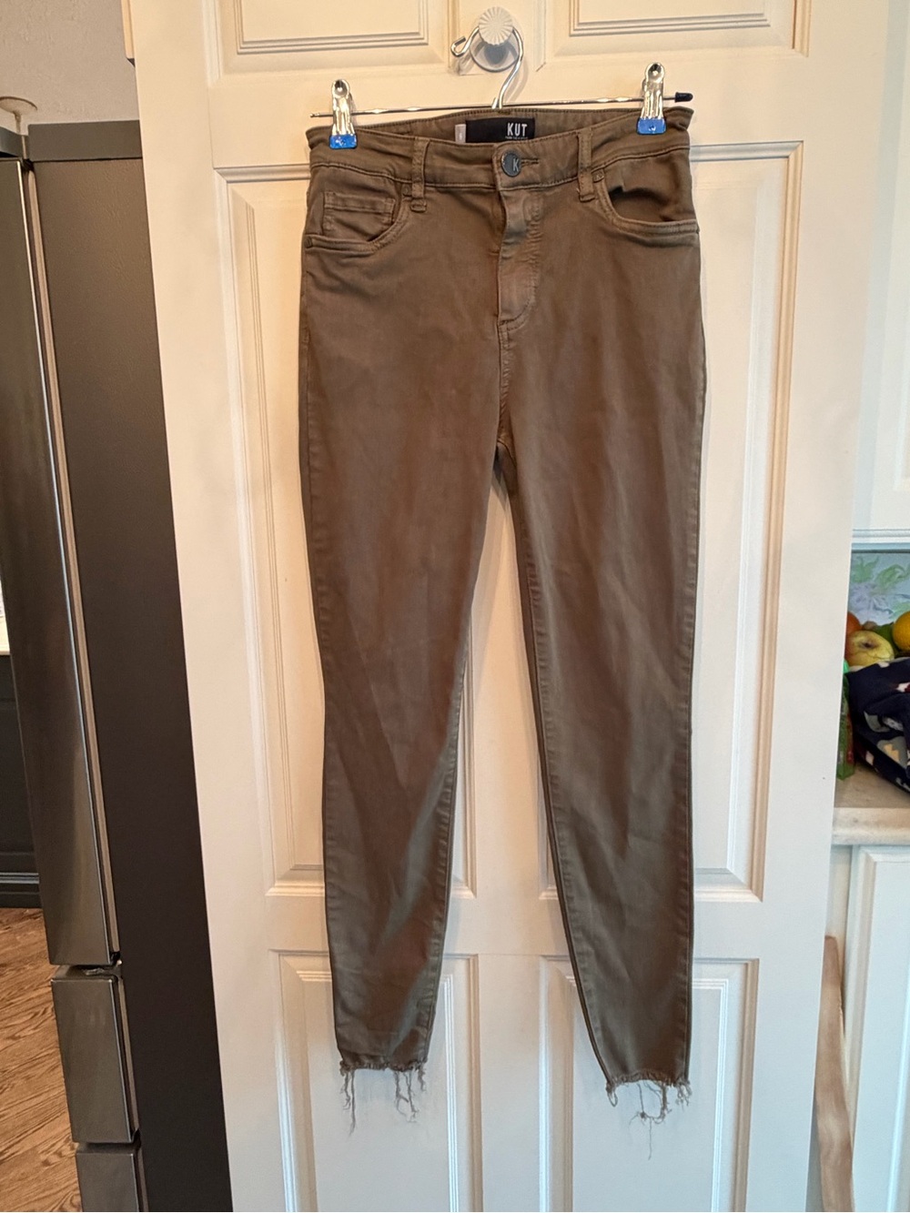 Kut from the Kloth Donna High Rise Olive Color Ankle Skinny Jeans with Raw Hem